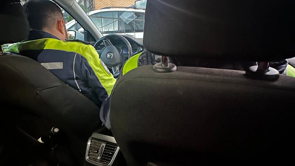Главная картинка новости: ГАИ может начать штрафовать всех водителей на 800 рублей за отсутствие документа в бардачке