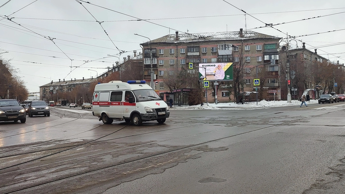 Главная картинка новости: Верховный суд поставил точку в старом вопросе: можно ли завершить обгон через сплошную, если начал маневр по прерывистой