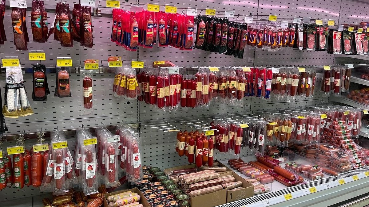 Главная картинка новости: Россиянам разъяснили, от каких продуктов лучше отказаться на Новый год