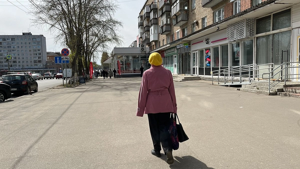 Главная картинка новости: Пенсии более 79 тысяч работающих пенсионеров Коми выросли в августе