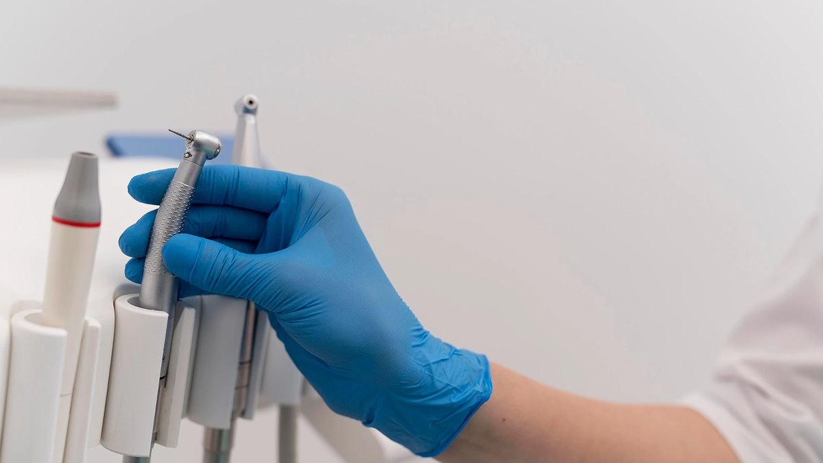 Главная картинка новости: Стоматологическая помощь приехала в отдалённые сёла Усинского округа