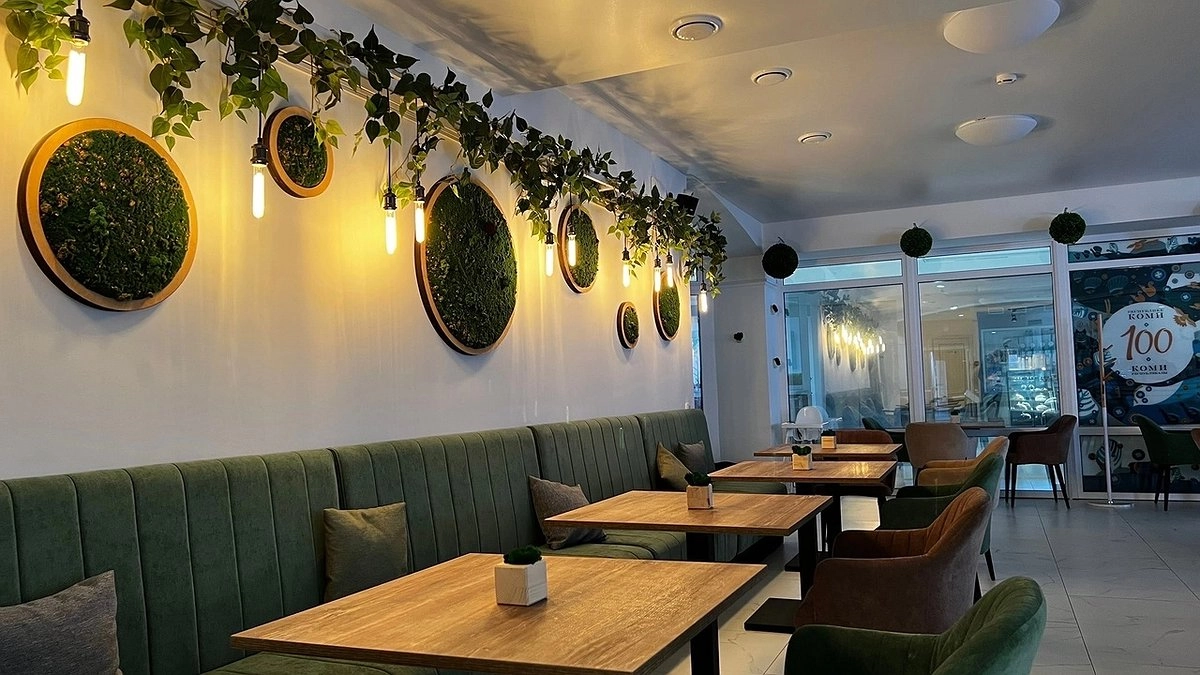 Главная картинка новости: В Коми росгвардейцы задержали буйных посетителей кафе, одному разбили голову бутылкой