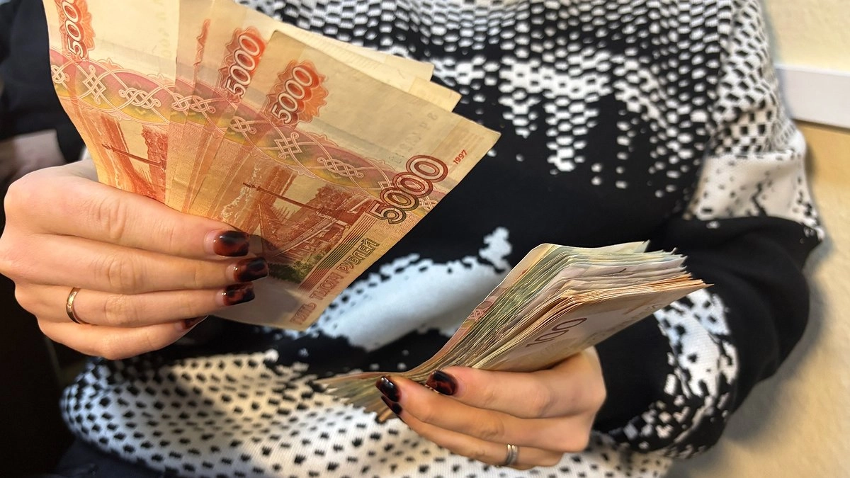 Жителям Усинска рассказали об июньских выплатах