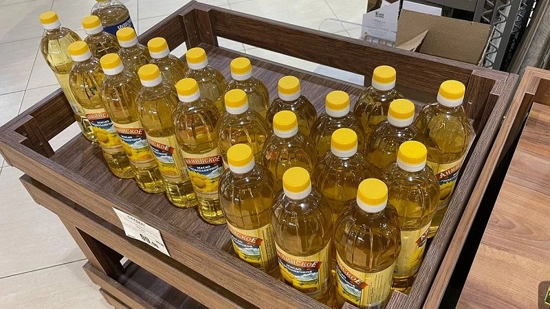 Главная картинка новости: Янтарная гадость в бутылке: Роскачество назвало худшие бренды растительного масла