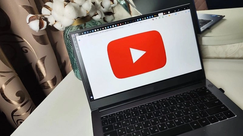С сегодняшнего дня: YouTube осчастливил всех жителей России