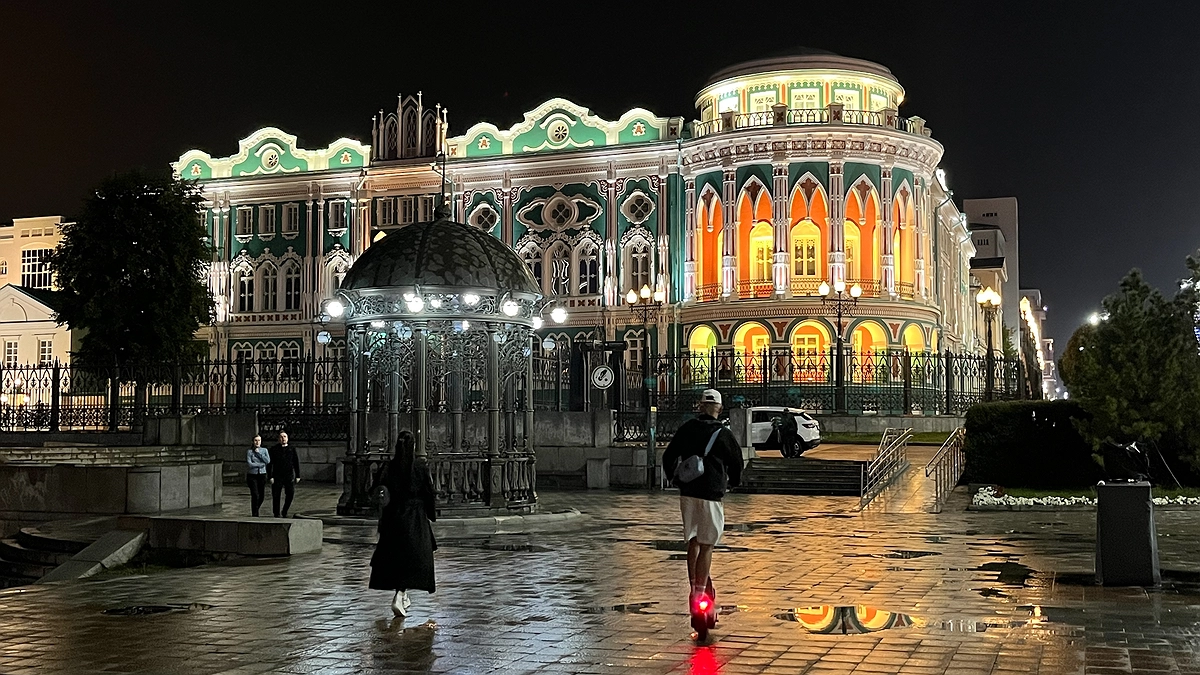 Главная картинка новости: «Взбалмошный октябрь»: погода готовит россиянам еще два больших сюрприза