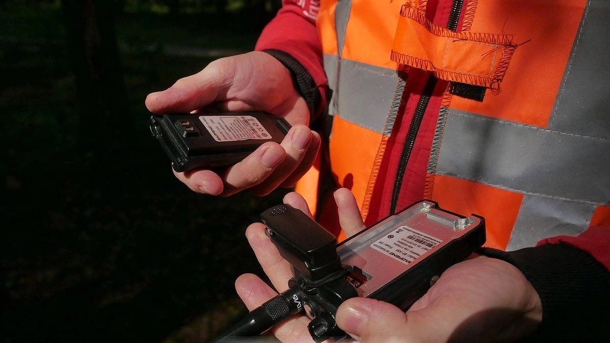 Главная картинка новости: Спасатели 19 часов искали заблудившихся рыбаков в районе Буринских озер в Коми