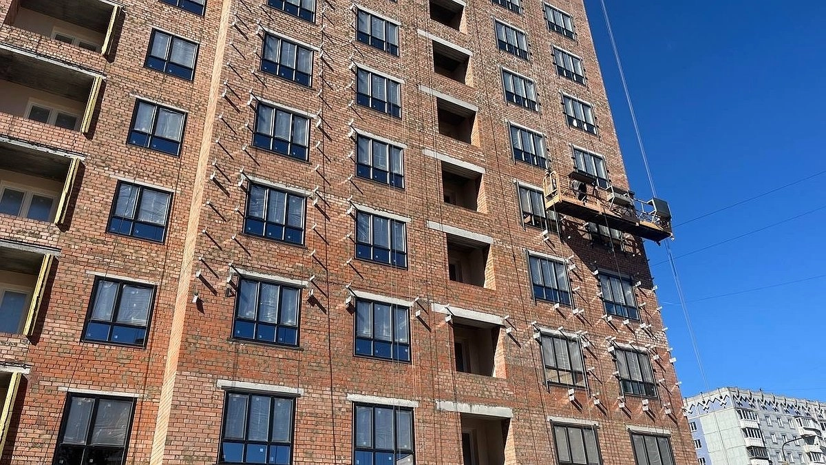 Главная картинка новости: В Коми за полгода возросли объемы строительно‑монтажных работ