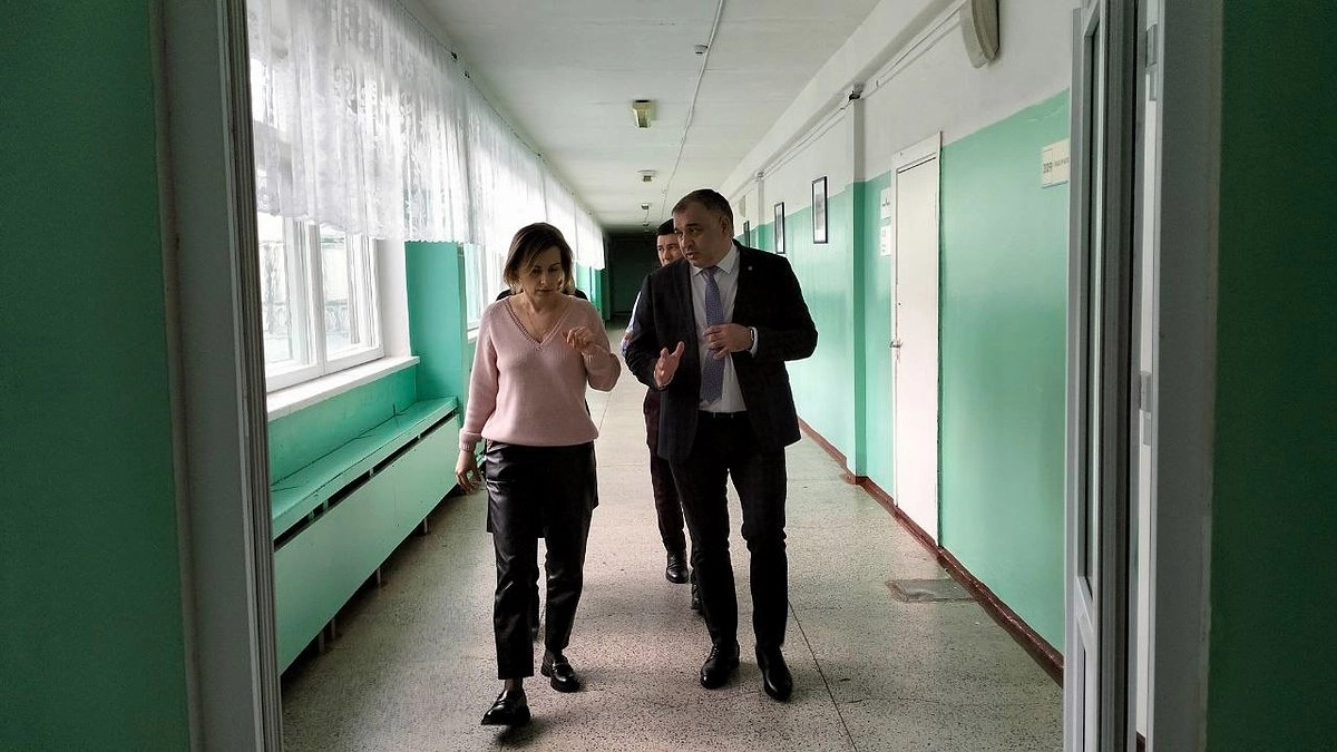 В усинских школах становится теплее и уютнее: что обновили в учреждениях на каникулах 