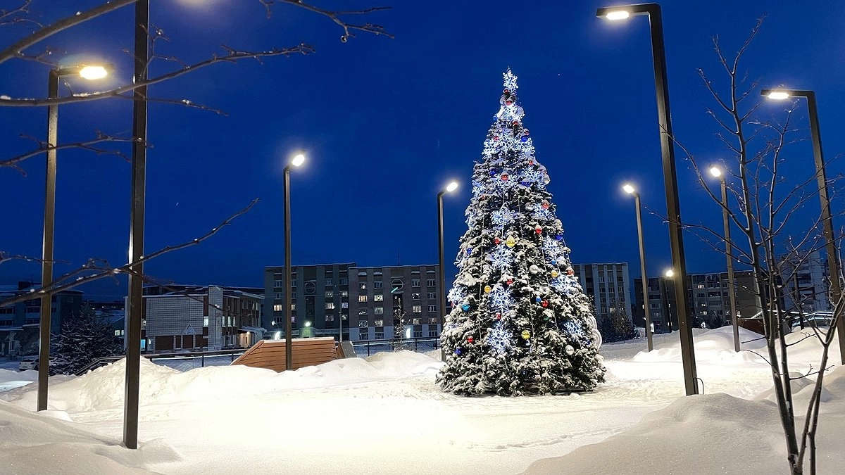 Главная картинка новости: Как угодить Змее: Что стоит подать на новогодний стол, а от чего лучше отказаться