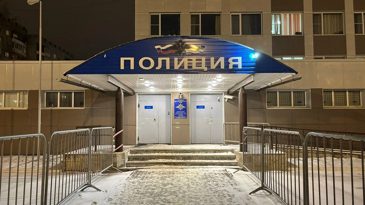 Главная картинка новости: В Коми подростков отправляют под суд за пьяный дебош и нападение на полицейского