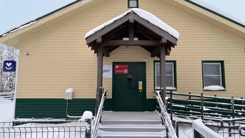 Главная картинка новости: Жители усинского Усадора получили современный ФАП