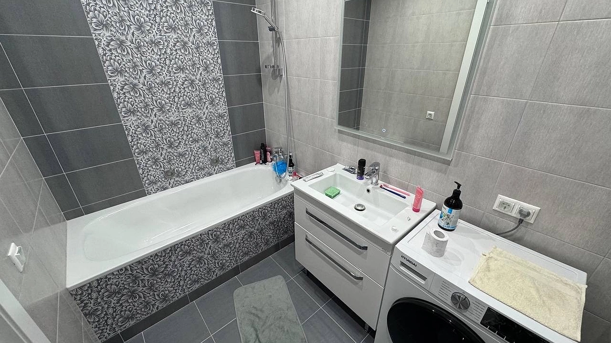 Главная картинка новости: Разводим 50 гр. — и ванна сияет даже во мраке: ни ржавчины, ни налета — классный лайфхак без химии