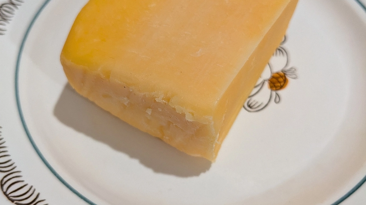 «Не покупайте – это подделка»: Роскачество назвало марки сыра, где сплошное пальмовое масло