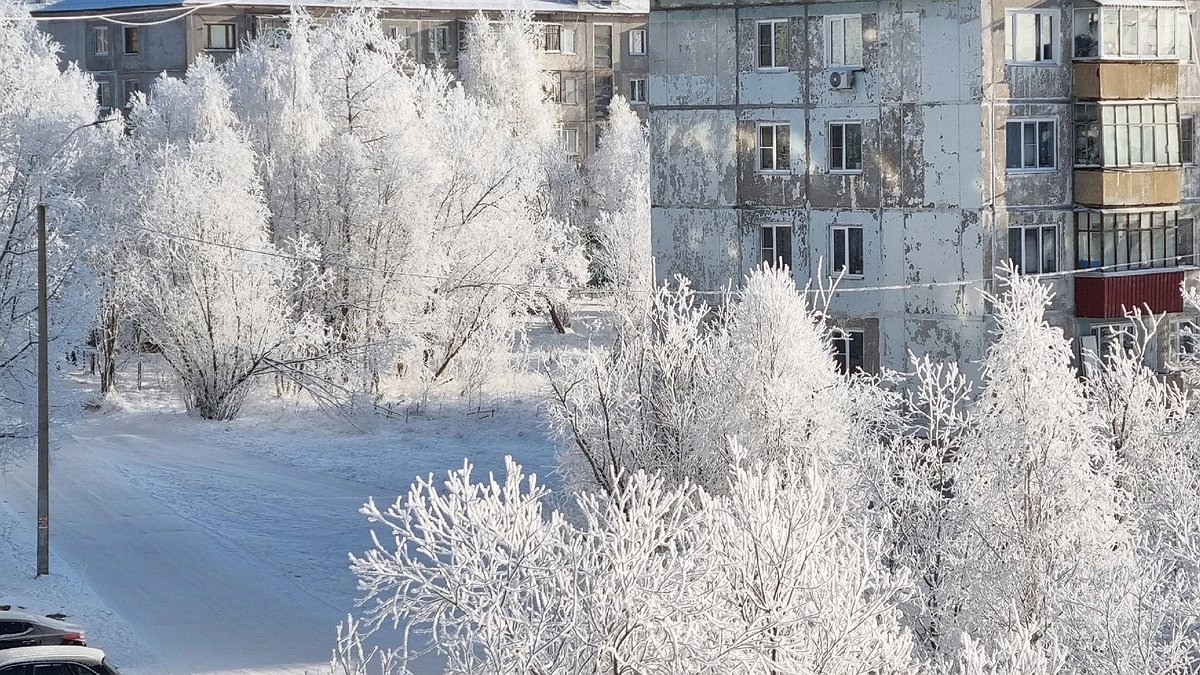 Главная картинка новости: Усинск готовится к морозному и снежному вторнику