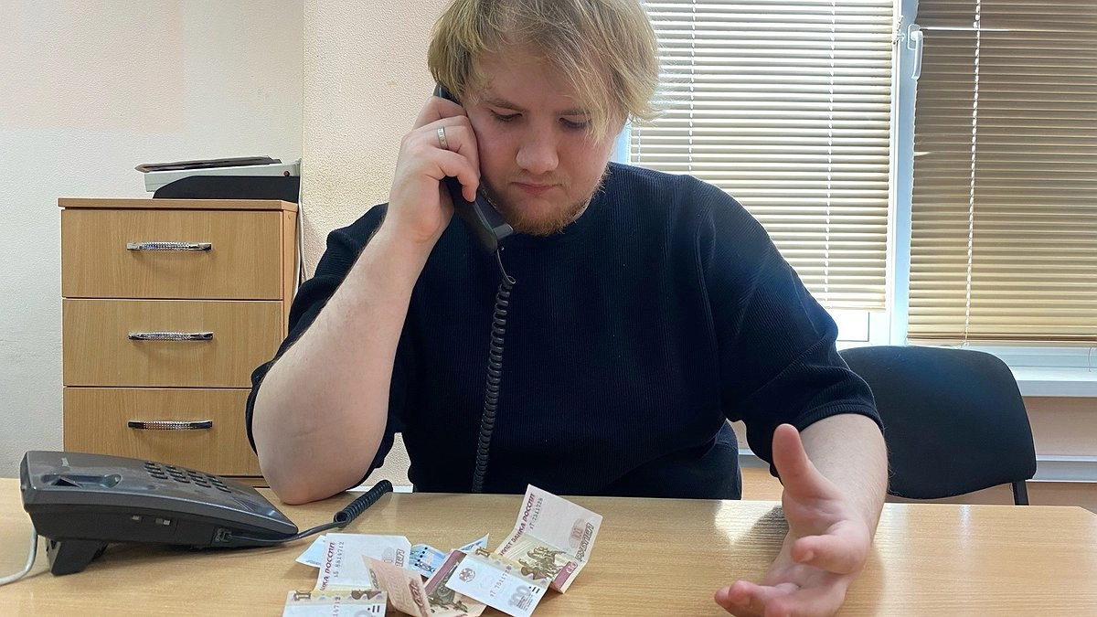 Главная картинка новости: Житель Коми под давлением злоумышленников продал автомобиль и перевел деньги на "безопасный счет"