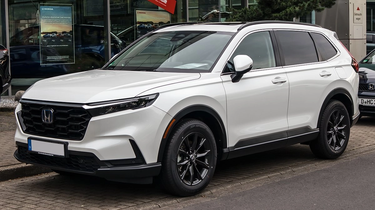 Главная картинка новости: Юбилейный Honda CR-V поступил в автосалоны РФ: улучшенная медиасистема, 193 л.с. и скидка 5600 долларов