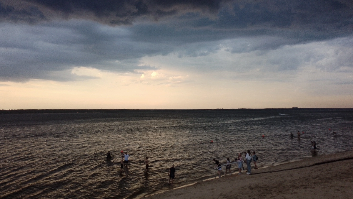 Главная картинка новости: «Если взяли отпуск в июле – отменяйте». Синоптики сказали, что ждет россиян этим летом