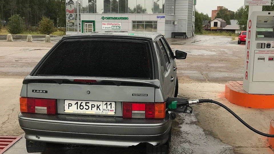 Главная картинка новости: Зачем водители стали менять оригиналы номеров на дубликаты без флага РФ, и почему за это могут оштрафовать