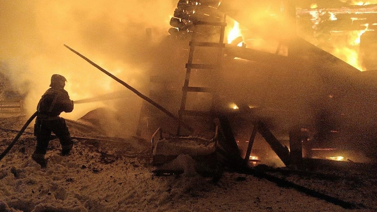 Главная картинка новости: В Коми пожары 1 января унесли жизни четырех человек