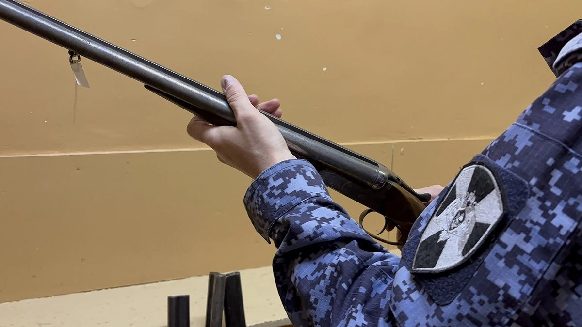 Главная картинка новости: Охотник в Коми районе утопил ружье, перевернувшись на лодке