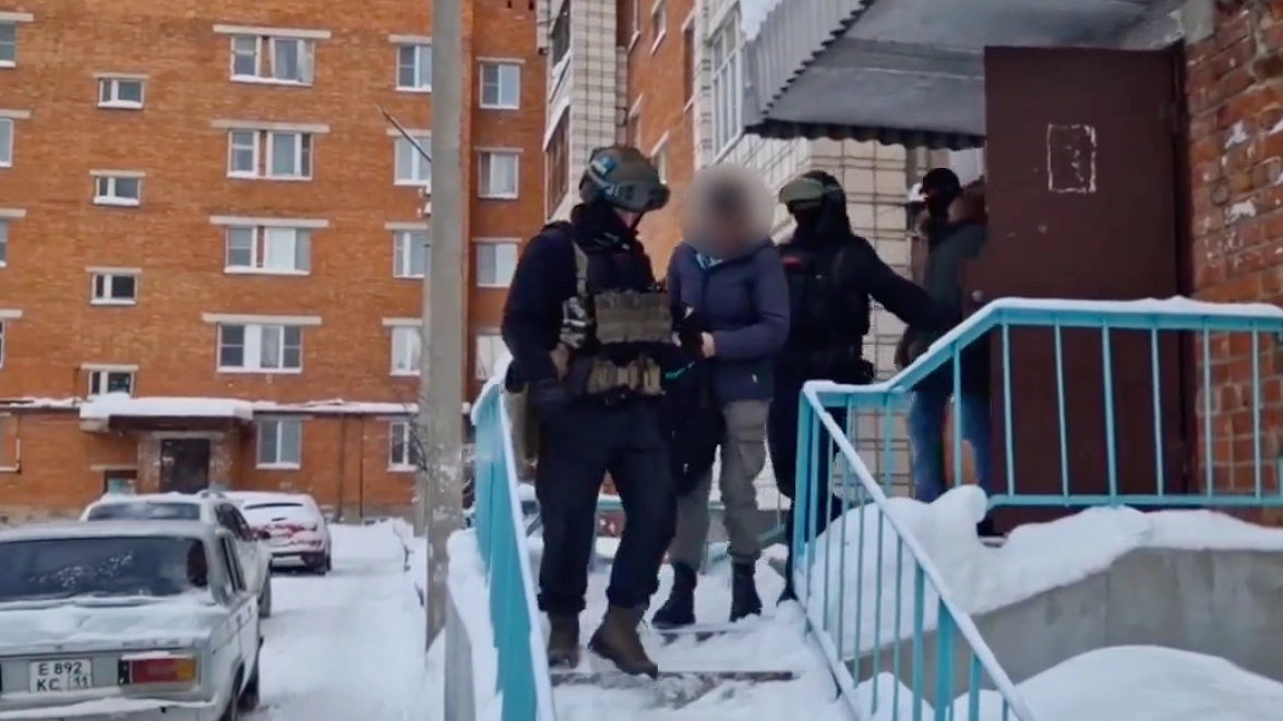 Главная картинка новости: В Коми задержали женщину по подозрению в перечислении средств террористической структуре
