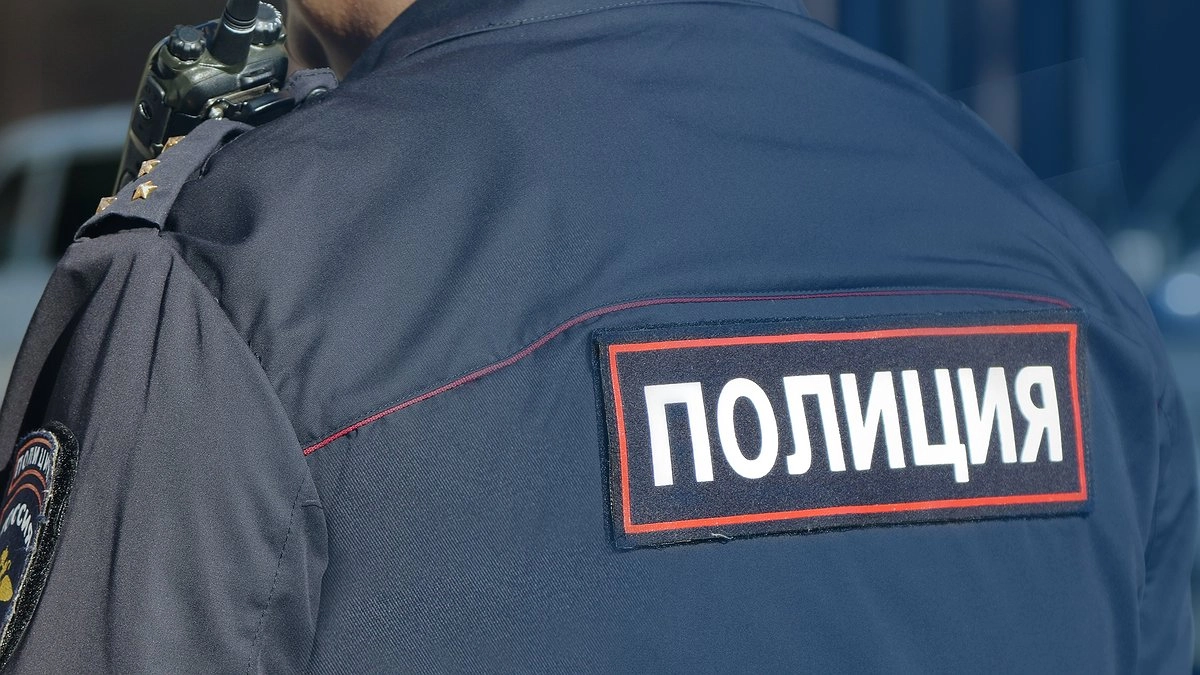 Главная картинка новости: В Усинске возбудили дело против стрелявшего по окнам из пневматики