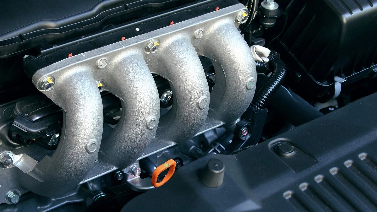 Главная картинка новости: Какой вязкости залить масло в двигатель при пробеге авто более 100 тысяч км