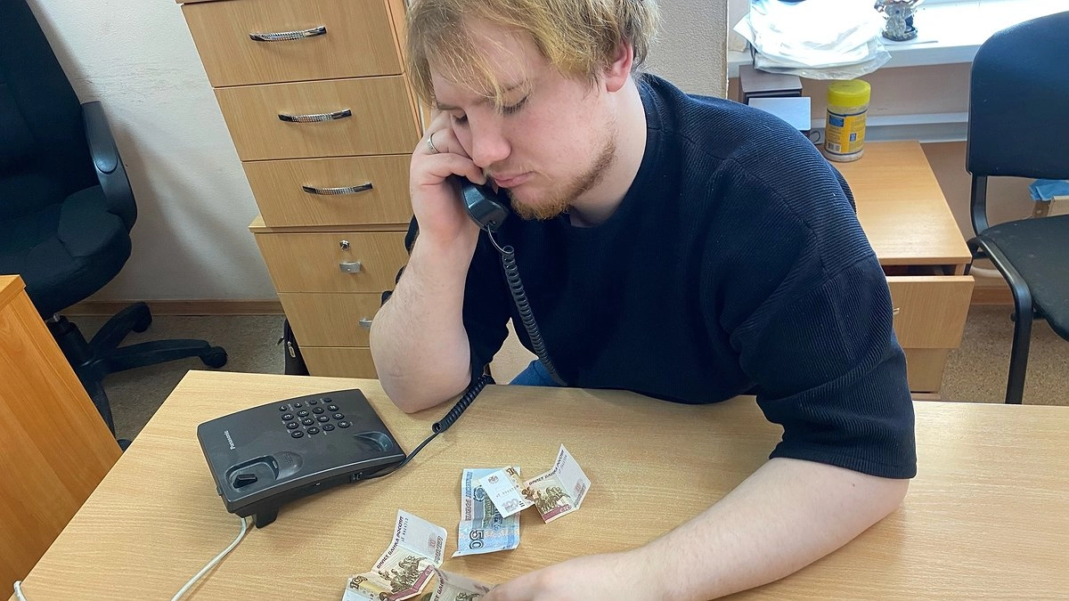 Главная картинка новости: МВД по Коми установило мошенника, под давлением которого сыктывкарец продал квартиру и все деньги перевел на неизвестные