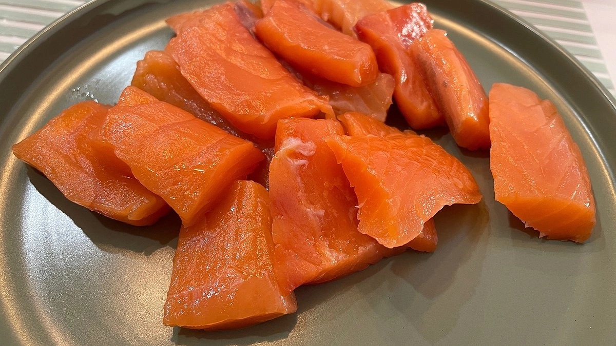 Главная картинка новости: Самый удачливый рыбак выловил более полутора килограммов рыбы на фестивале подледного лова в Коми