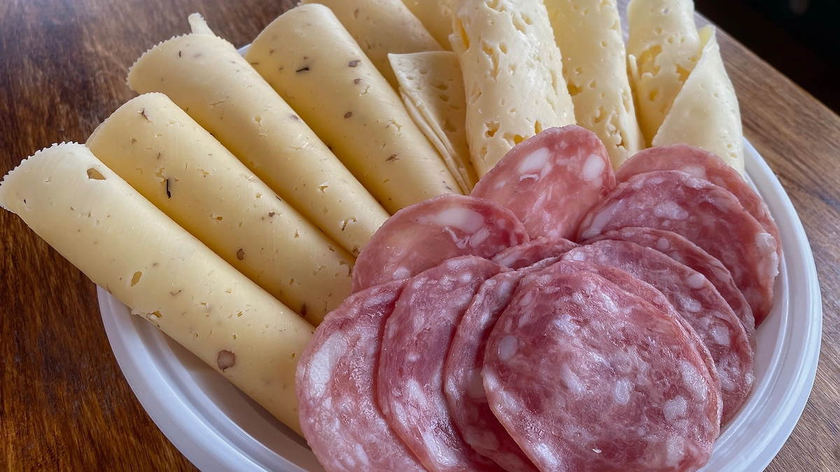 Главная картинка новости: Купил в "Чижике" плавленый сыр "Дружба" и проверил его на качество и вкус. Составил честный отзыв - берите на заметку