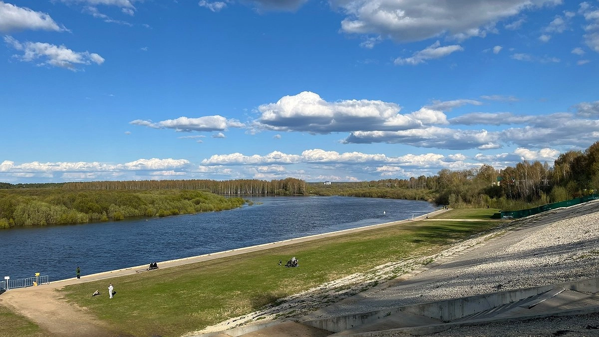 Главная картинка новости: Усинск встречает окончание рабочей недели заморозками