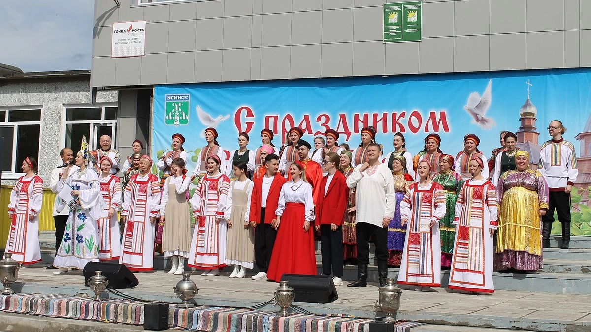 Главная картинка новости: Село в Усинском районе весело и вкусно отпраздновало юбилей 