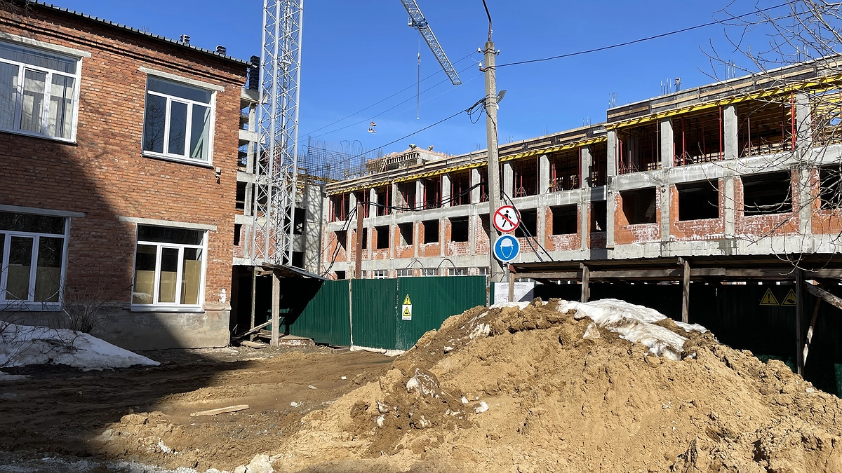 Главная картинка новости: Строители в РФ начали оставлять в стенах квартир зловонные сюрпризы. За их местонахождение требуют десятки тысяч рублей