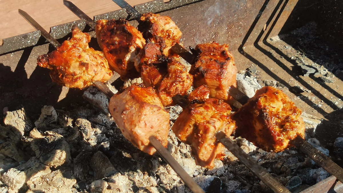 Главная картинка новости: Советский шашлык: вкуснее маринада для мяса просто не найти — рецепт времен СССР