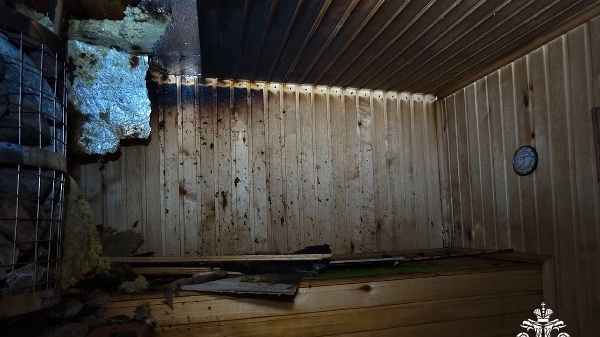 Главная картинка новости: В Коми огнеборцы тушили баню и хозяйственную постройку