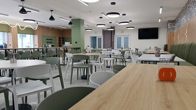 Главная картинка новости: За 2025 год в Усинском округе запустили работу четырёх школьных кафе