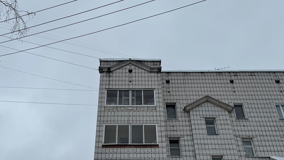 Главная картинка новости: Указ принят без шума — ждите "гостей": с 27 марта штраф 15 000 рублей в день для владельцев квартир с балконом