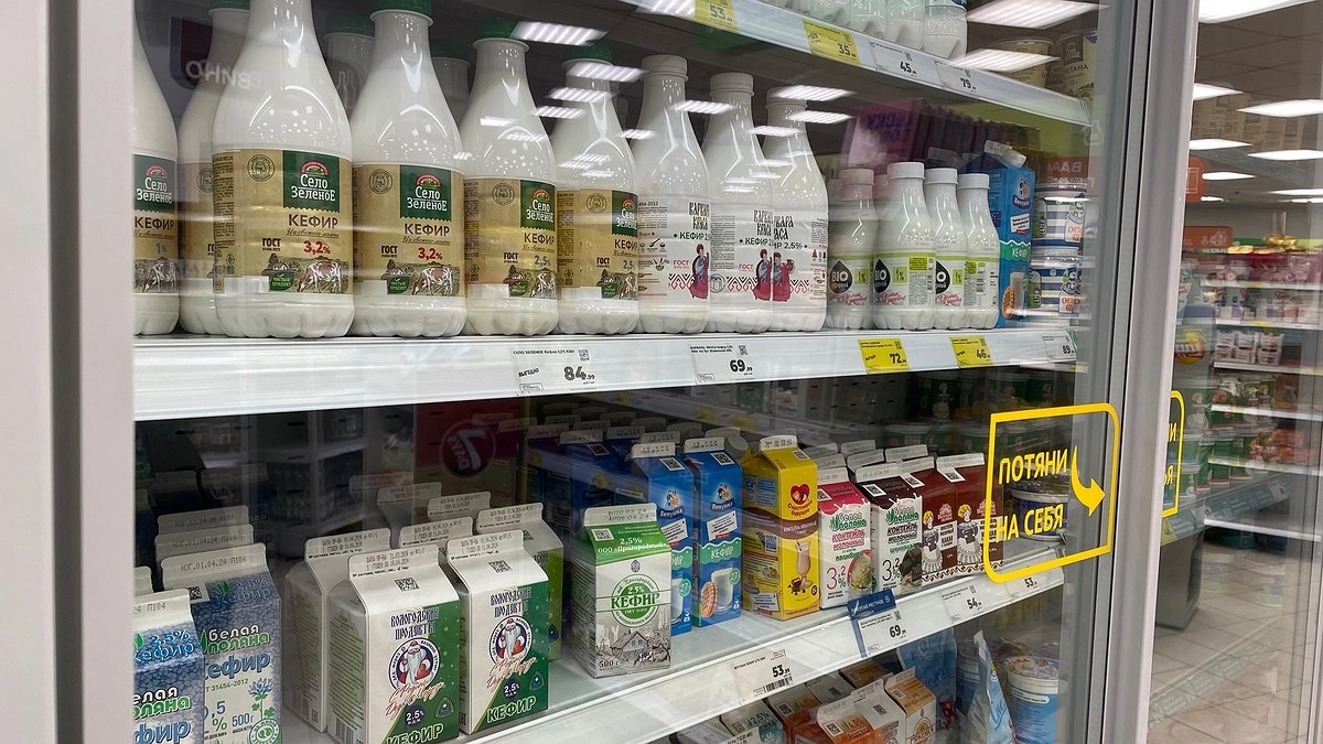 Главная картинка новости: Магазины "Светофор" в Коми уличили в продаже 3,7 тонн поддельной молочной продукции