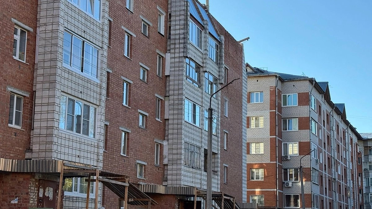 Главная картинка новости: Холодный, но ясный Усинск: что обещают синоптики в субботу 26 апреля