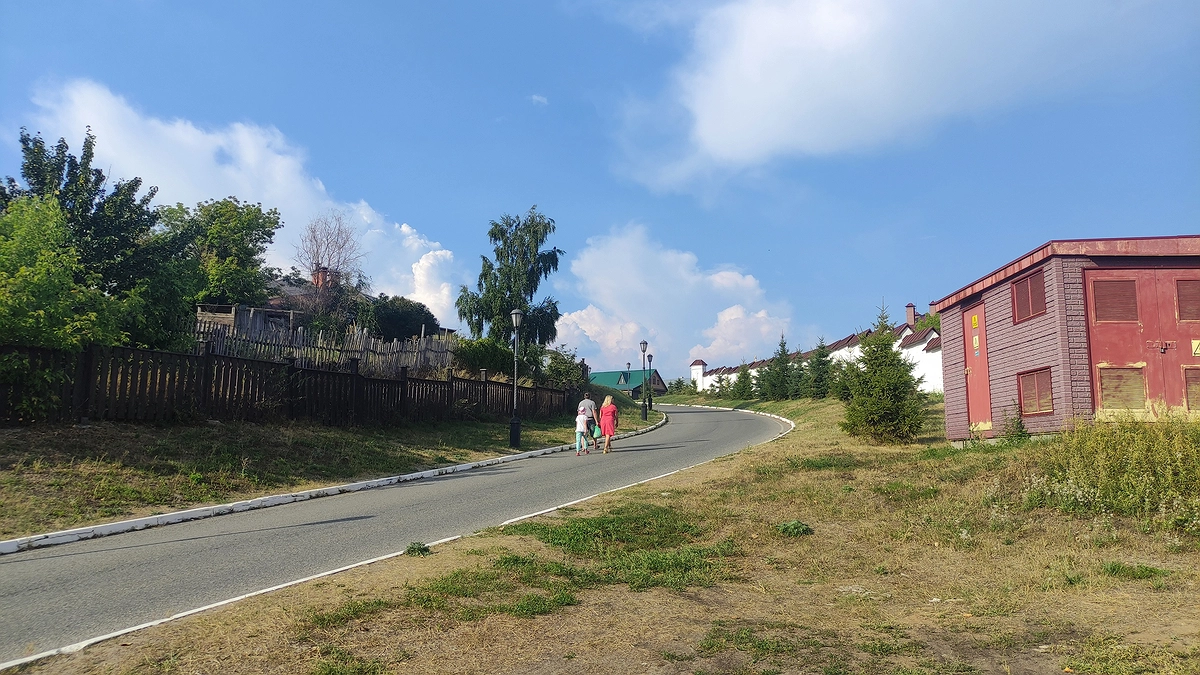 Ранняя весна, холодный май и аномально жаркое лето. Синоптики дали прогноз погоды до осени 2025 года