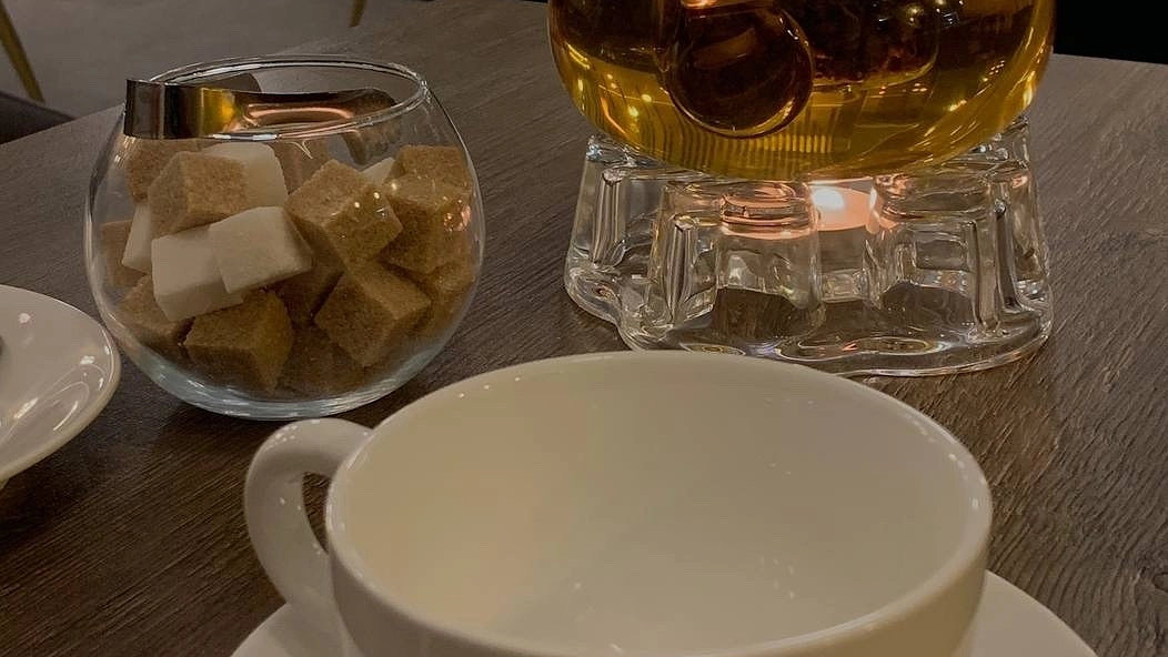 Главная картинка новости: Опаснее 100 выкуренных сигарет: любимый чай россиян признали очень вредным для человека