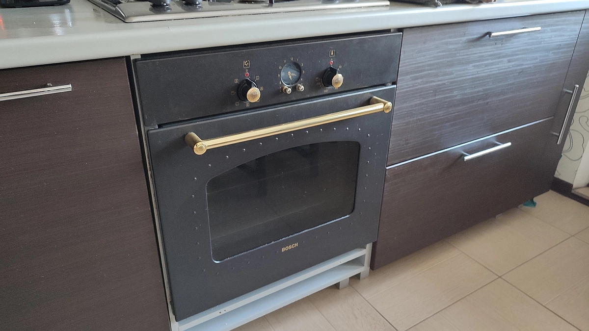 Главная картинка новости: Плиту теперь можно будет выкинуть на мусорку: россиянам начнут массово отключать газ с 1 сентября - решение принято