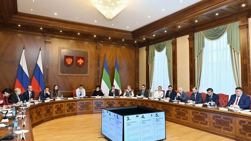 Главная картинка новости: В Коми власти потребовали ускорить уборку дорог и повысить готовность к снегопадам