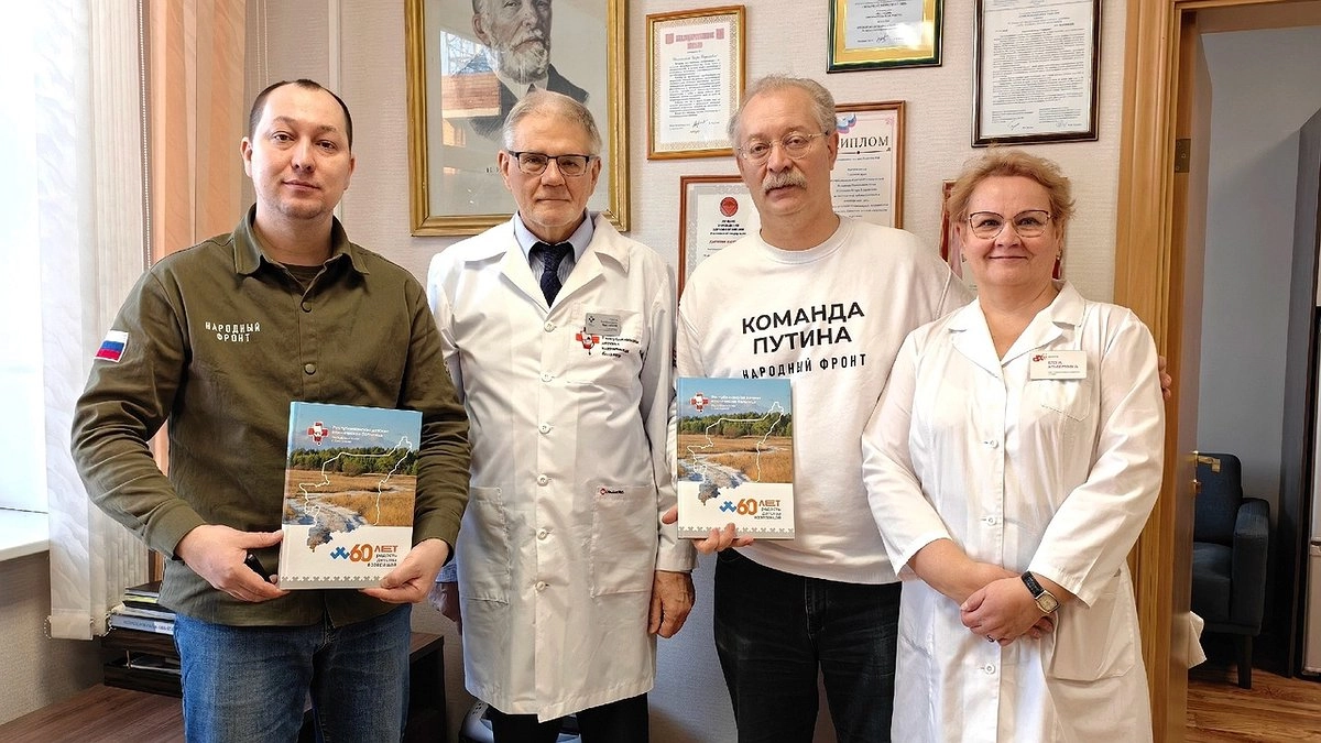 Главная картинка новости: «Жить здорово» в Коми: республику посетил известный врач Андрей Продеус