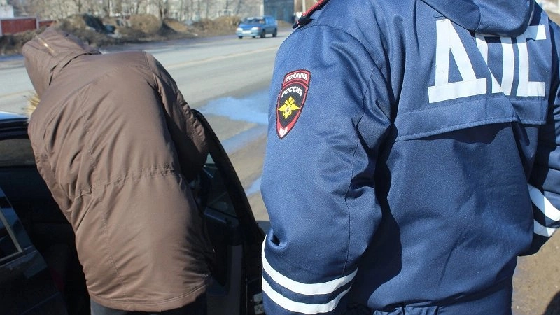 Главная картинка новости: «С завтрашнего дня начнут аннулировать права»: водители столкнутся с неожиданным сюрпризом