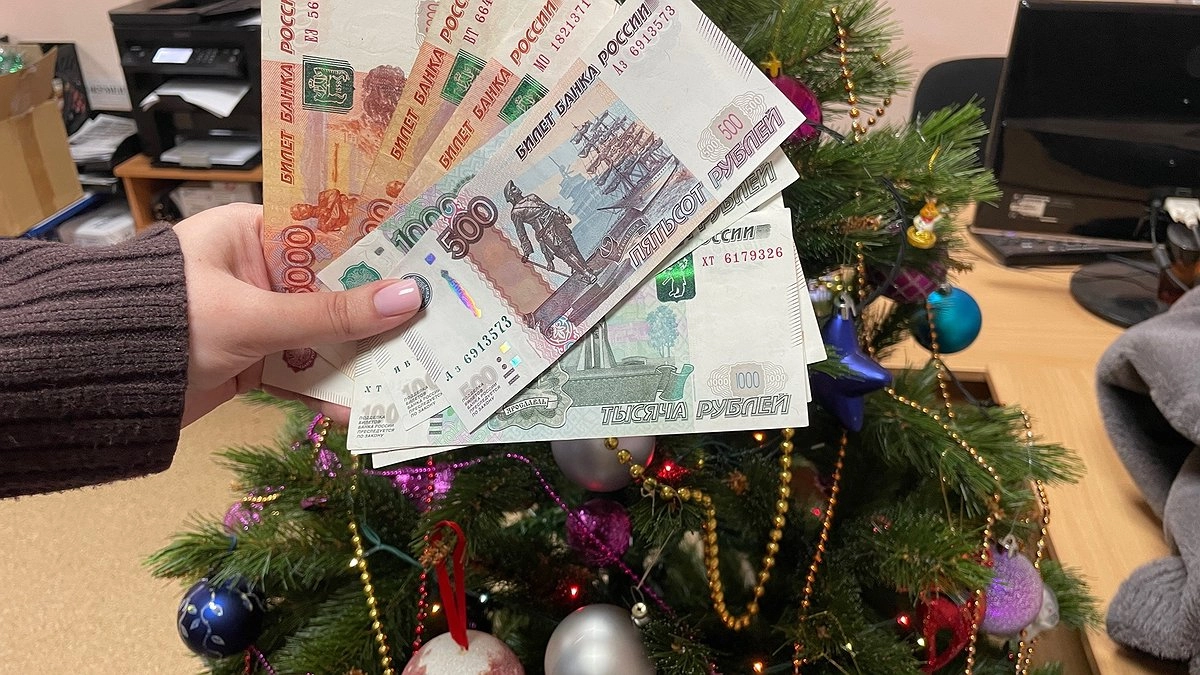 Главная картинка новости: Страховые пенсии более 250 тысяч жителей Республики Коми были проиндексированы на 7,3%