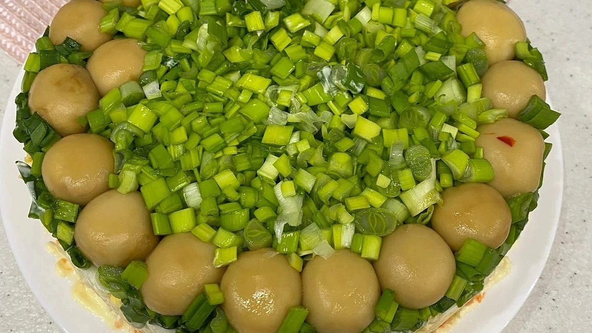 Главная картинка новости: Самым невкусным блюдом мира признали салат из России: не догадаетесь, о каком идет речь