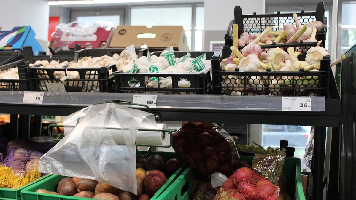 Главная картинка новости: В Коми за неделю заметнее всего подорожали морковь и бананы