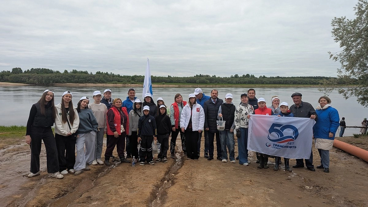 Главная картинка новости: В Коми в Вычегду выпустили более двух миллионов мальков сига 